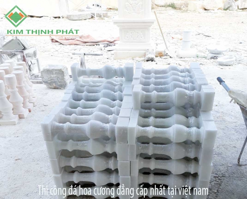 Con tiện đá khối màu trắng  đẹp nổi bật
